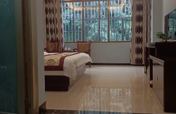 西疇君臨大酒店