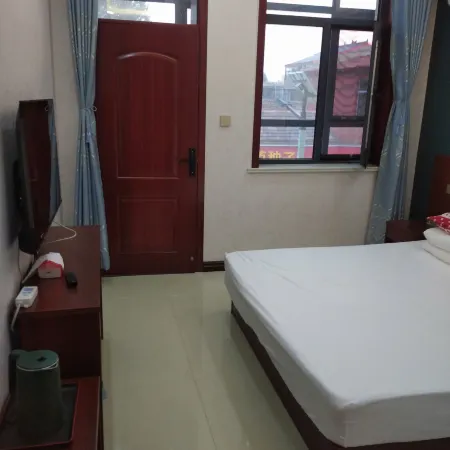 Yunqi Hotel