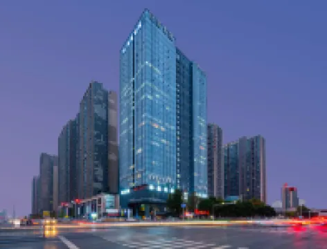 QIANNA HOTEL(Zhongyuan International Expo Center Fenghuangtai Subway Station)