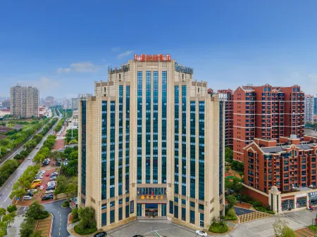 Lavande Hotel (Yingtan Longhushan Avenue long distance passenger station store) Отели рядом с достопримечательностью «Maple Mountain Botanical Garden»