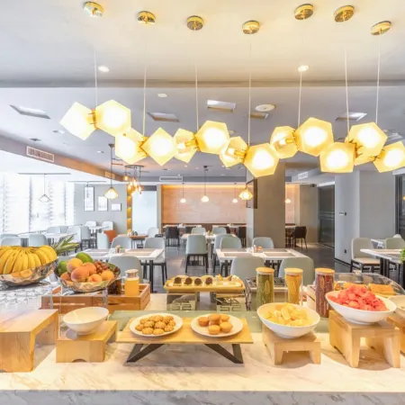 Atour Hotel Weifang  Qingnian Road Taihua Town
