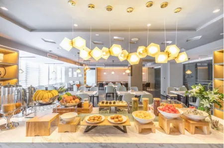 Atour Hotel Weifang  Qingnian Road Taihua Town Отели в г. Вэйфан