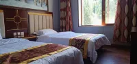 Yinling Zangjia Hostel Hotels near Dangling Village