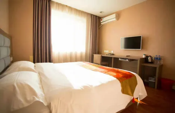 四平日月明賓館