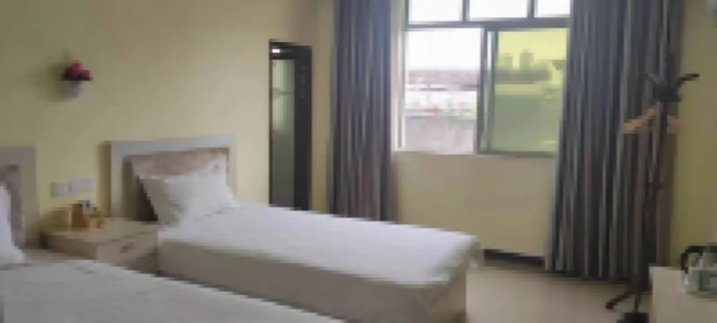 Central Hotel (Yugan Ruihong)