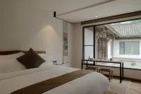 Liwu  Homestay (Longfeng Ancient Town Shop) - balcone