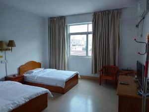 Shixing Hengtong Hotel