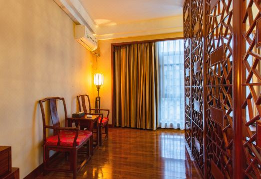 Sanqingshan Jinshawan Holiday Inn (East Jinsha Cableway) Hotel Overview