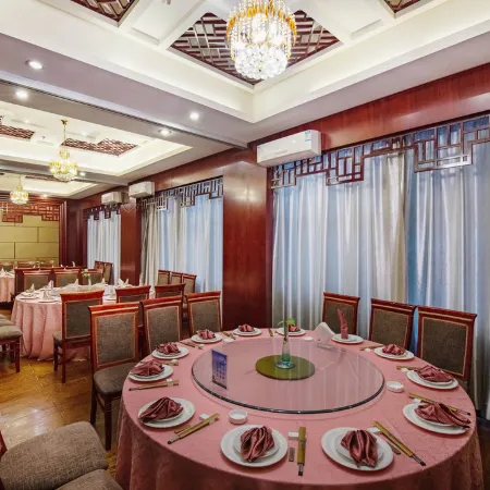Qihong International Hotel