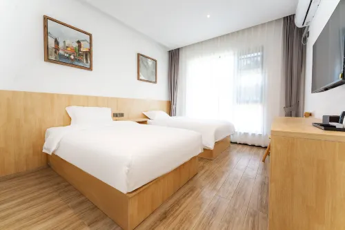 Luanchuan Laojunshan Yunshuiwu Homestay (Laojunshan Mountain Scenic Spot) - 2 Yıldız