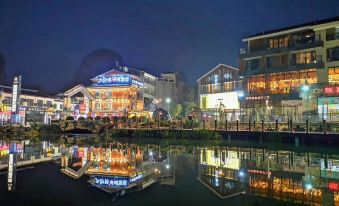 Yangshuo West Street Yanbang American Family Apartment (Yangshuo West Street Shop)