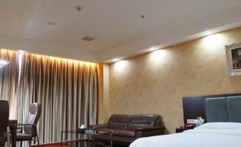 Changde Xiangjuyuan Business Hotel