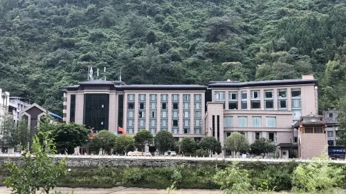 Panda Hometown Hotel Hotels in Baoxing