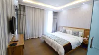 Qilong Express Hotel (Tumen's Second Department Store)
