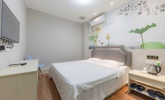 Wode Aladdin Hotel (Qilu Hospital Baotu Spring)