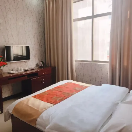 Qujing Jinshi Business Hotel
