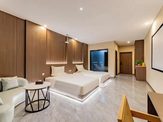 โรงแรมมูซาน (สถานีรถไฟใต้ดินหอแสดงนิทรรศการ โบลตันพลาซ่า)