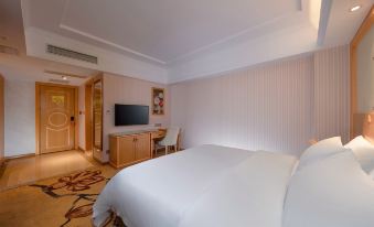 Vienna Hotel (Ledong Gongyuan)