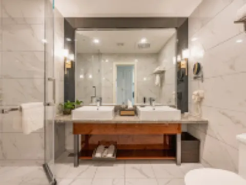 聖湖インターナショナルホテル クムル（クムル駅天馬商場） クムル市のホテル