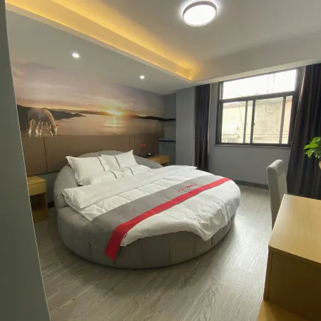 Junyi Hotel (Tongcheng South Gate Bus Station)