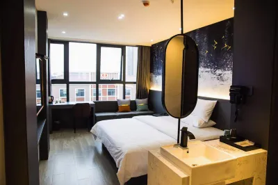Jurong Dingding Holiday Hotel