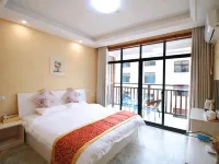 Bamboo and Apricot Garden House