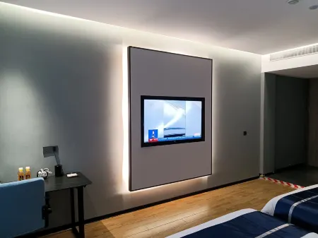 Minquan Baidu Business Hotel Отели рядом с достопримечательностью «Minquan National Forest»