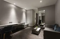 Ease Hotel (Wuhan Zhongshan Avenue Hanzheng Street Metro Station) Hotel berhampiran Hanzheng Street