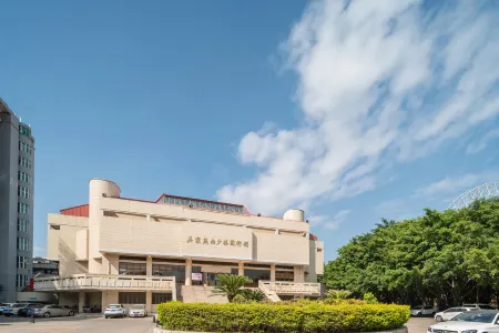 Quanzhou Cool 6 Hotel (Fengze Square Qiaoxiang Stadium)