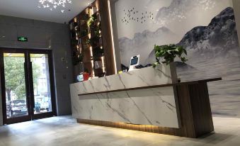 Aishe Fashion Theme Hotel (Sheyang Jiefang East Road Shop)