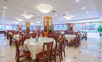 Maoxian International Hotel - Housity