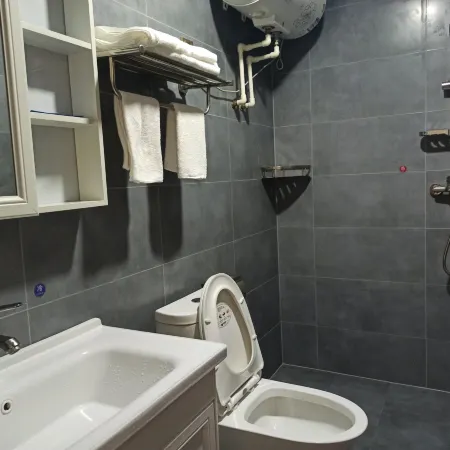 Tumen Yimin Hotel Отели в г. Тюмень