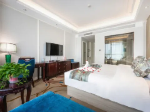 Hezhou Hongrui International Hotel فنادق في لينشيا