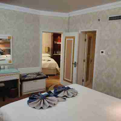 Grand Sun Hotel Dunhuang Rooms