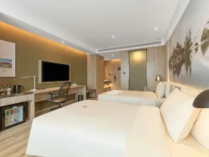 Atour Hotel (Baoji Administration Center, High-speed Railway South Station)