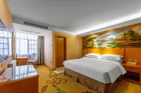 Vienna Hotel (Zhangshu Train Station) - parking