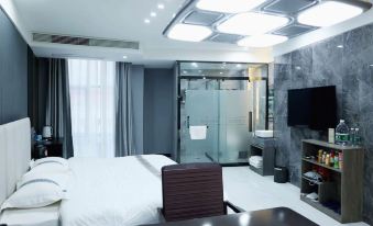 Xiahui Yirenhai Business Hotel