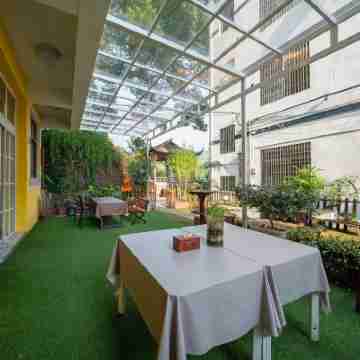 Moses  Hostel Hotel Exterior