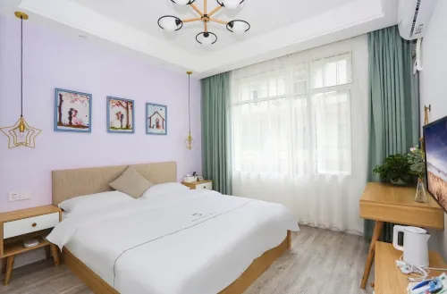 Yudu Lake Bin Boutique Apartment.