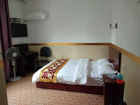 Jinping Haotai Hotel Отели рядом с достопримечательностью «Chixiping Fengyu Bridge»