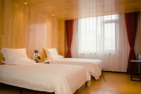 UP Huayi Select Hotel in Anxin County, Xiong'an New Area, under the brand of Ruijia Отели рядом с достопримечательностью «Lotus Grand View Garden»