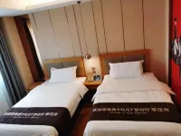 Jiatai Chain Business Hotel (Zhuanghe High-speed Railway Station)