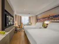 Vienna International Hotel railway station Wuquan Mountain Park  branch