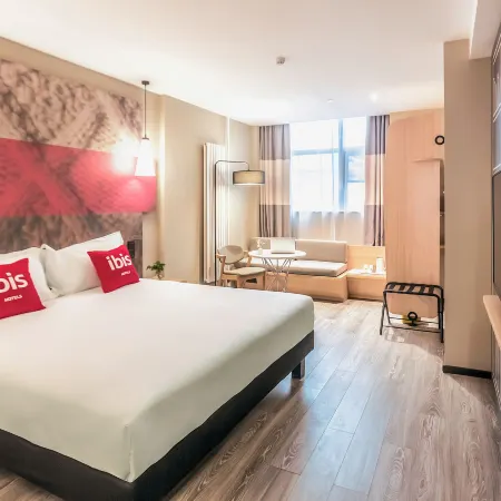 Ibis Hotel (Zhengzhou Tanshili Longhai Road Kaixuanmen) Отели рядом с достопримечательностью «22-я средняя школа в городе Чжэнчжоу»