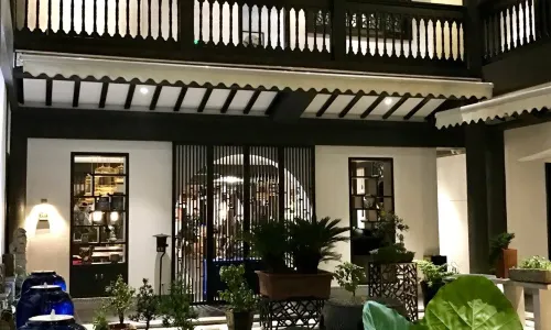 Moonlight Courtyard Hotel (Kunming Nanping Street and Near the train station)