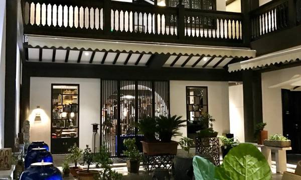 Moonlight Courtyard Hotel (Kunming Nanping Street and Near the train station)