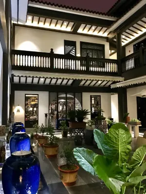 Moonlight Courtyard Hotel (Kunming Nanping Street and Near the train station)