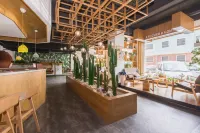 Zhoukou Yihua Yizhu Boutique Hotel