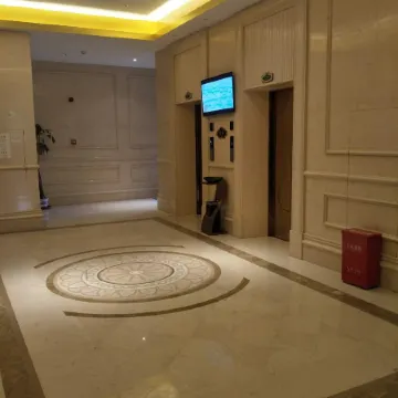 Vienna Hotel (Zixi Dajueshan)