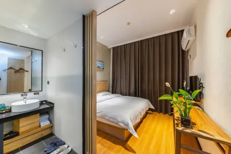 Future Yiju Shanghui Hotel (Zhengzhou Manhadun Yanzhuang Metro Station)